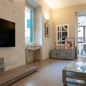  Apartment Cozy Nest With Terrace In Trastevere Italy